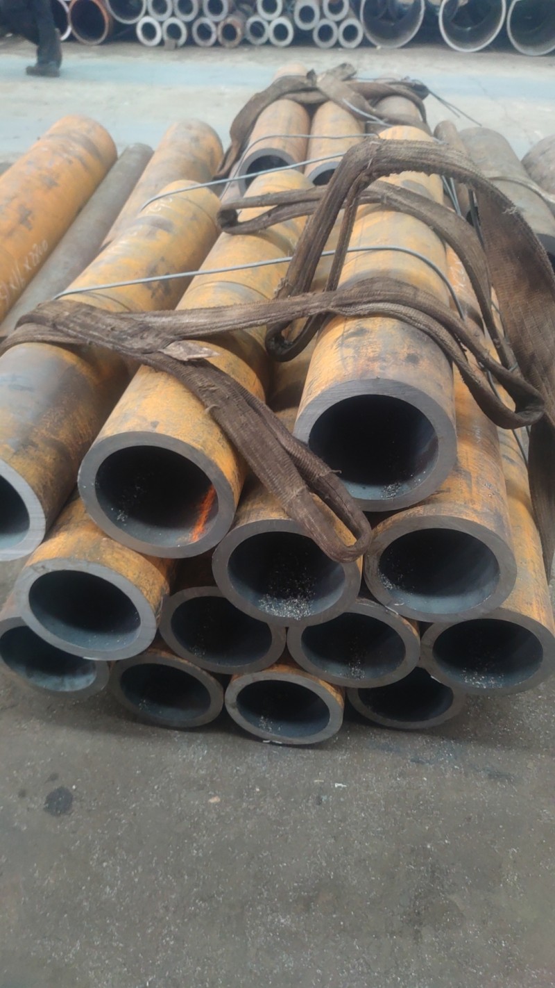 志丹志丹志丹15CrMoG无缝钢管切割